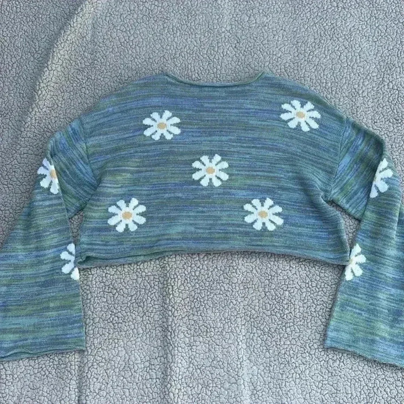 LA hearts Daisy Chain sweater - Picture 8 of 8